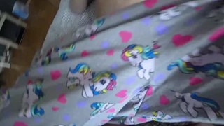 Села на член упругой попой