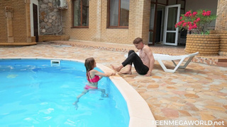 Анальный оргазм овладел сладко стонущей Nicole Murkovski